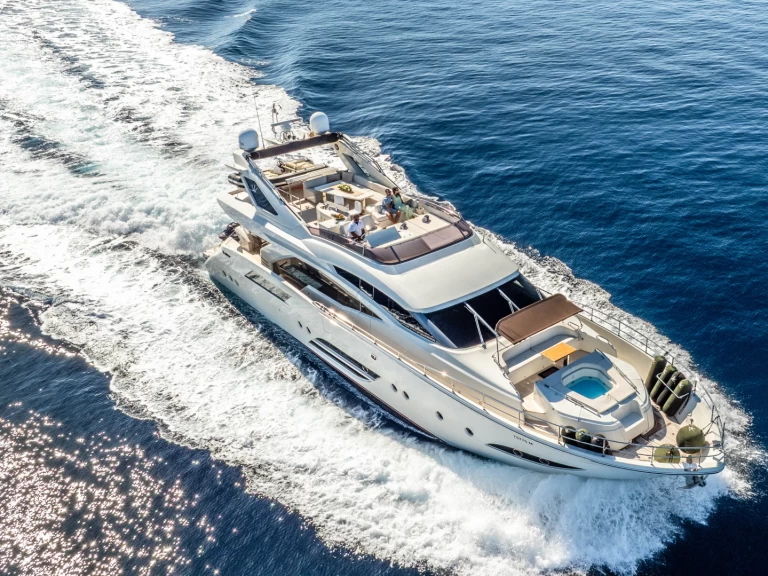 Pronajmout si Dominator-Shipyard Dominator 780S Deluxe v Sukošan
