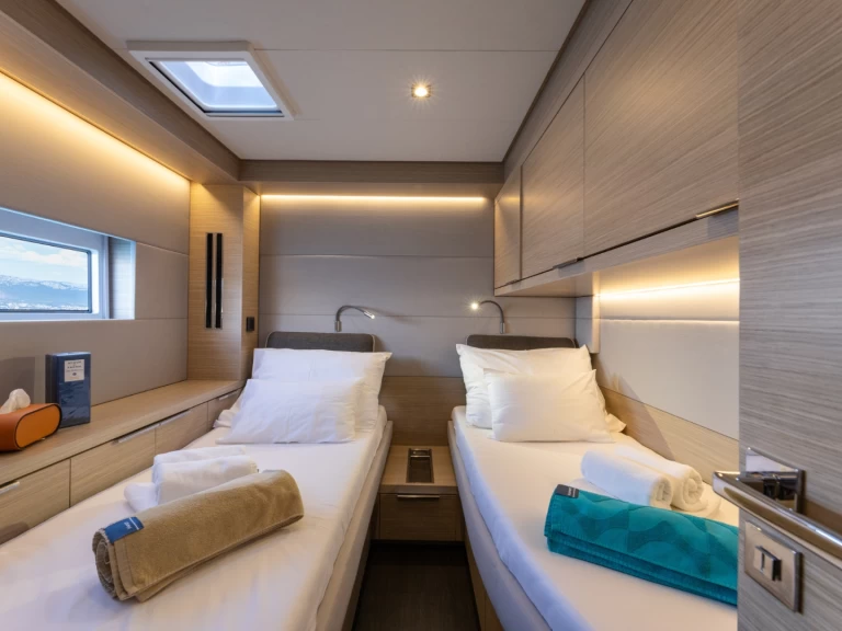 Lagoon Lagoon 55 (2026) jednotlivci a charterové společnosti v Split