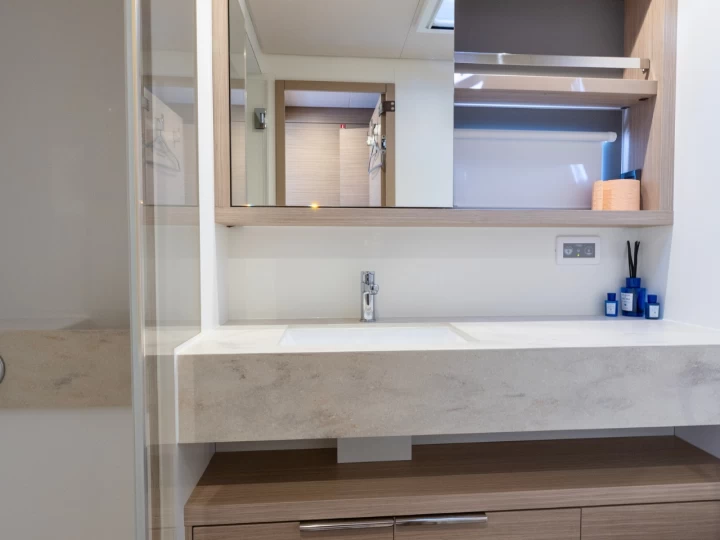 Pronajmout si Lagoon Lagoon 55 (2026) v Split