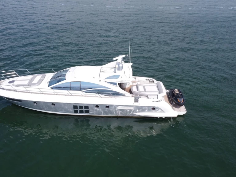 Pronájem jachty v Miami -Azimut Azimut 62 S na Samboatu