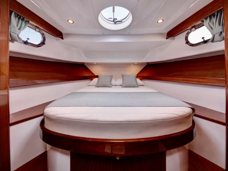 Pronajmout Motorová loď se skipperem či ne Apreamare v Sorrento