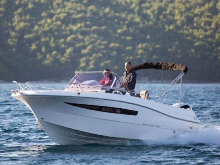 Pronájem lodi Preko lákavé ceny 690 sun cruiser