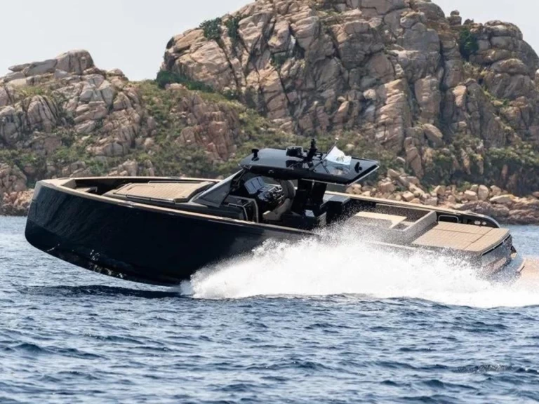 Pronájem Motorová loď Pardo Yachts s licencí