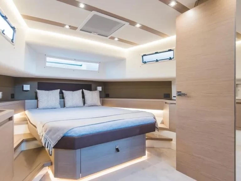 Motorová loď k pronájmu v Ibiza Town za nejlepší cenu