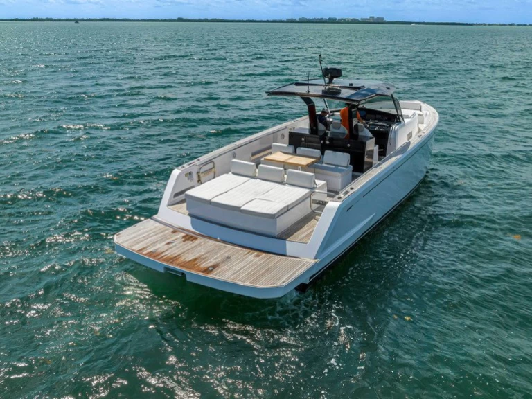 Pronajmout si Pardo Yachts Pardo 43 v Miami Beach