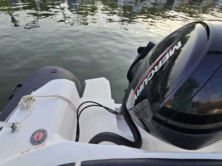 Pronajmout si Selva Selva 640 v Sanary-sur-Mer