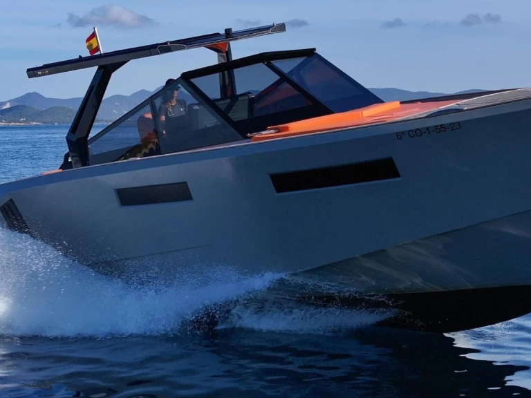 Pronájem lodi Ibiza Town lákavé ceny 43 Mistral 