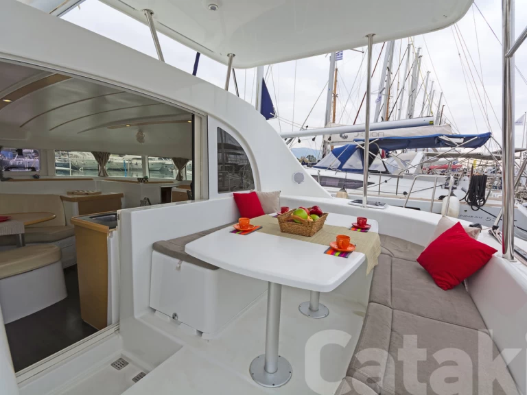 Pronajmout si Lagoon Lagoon 380 S2 v Lavrio