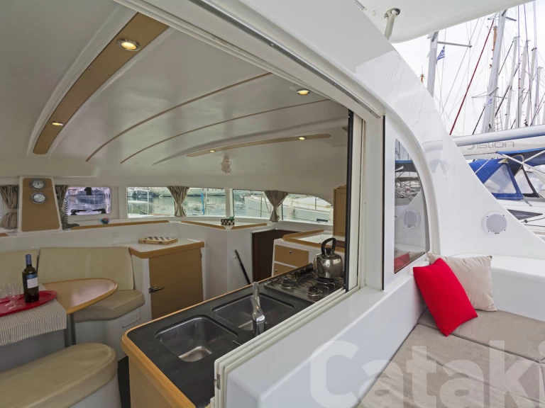 Pronájem lodi Lavrio lákavé ceny Lagoon 380 S2