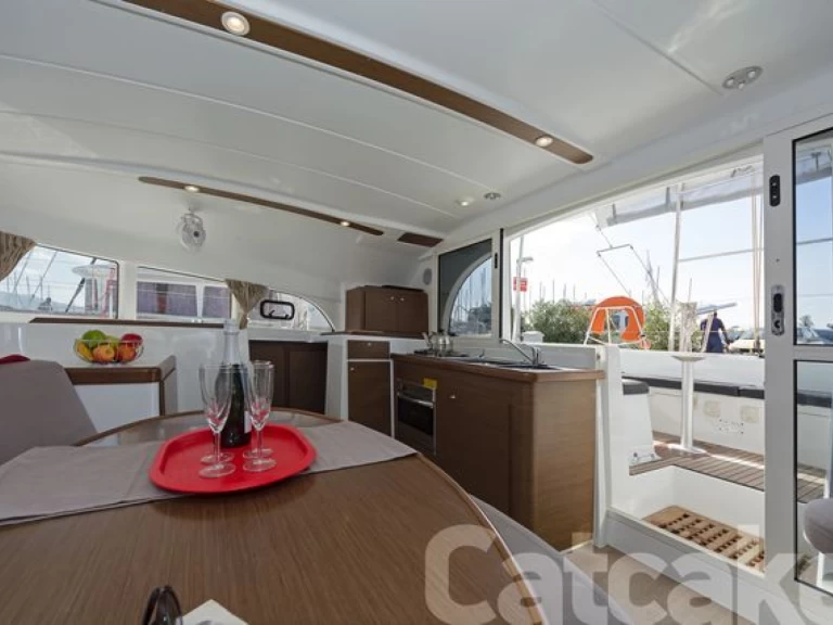 Lagoon Lagoon 380 S2 jednotlivci a charterové společnosti v Lefkáda