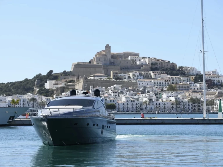 Pronájem lodi Ibiza Town lákavé ceny Pershing 62