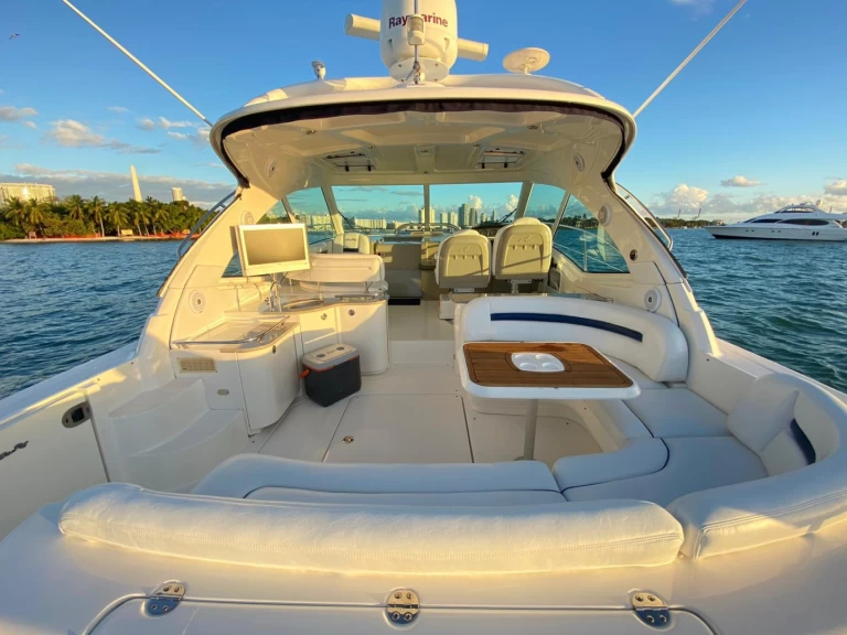 Pronájem Jachta v Miami Beach -Sea Ray Sea Ray 480 Sundancer