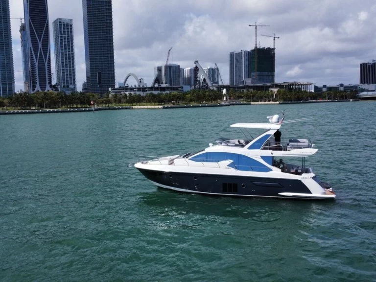 Azimut Azimut 55 jednotlivci a charterové společnosti v Miami Beach