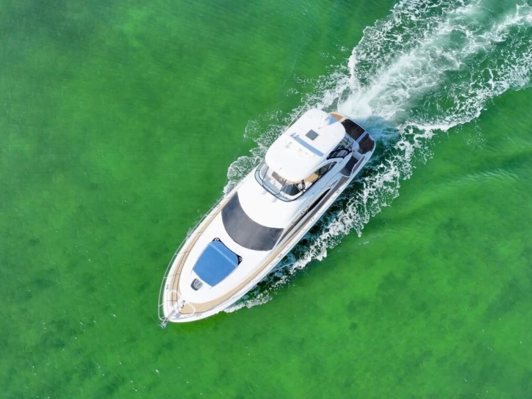 Sea Ray 56 jednotlivci a charterové společnosti v Miami