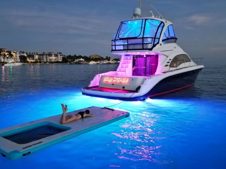 Pronájem lodi Sea Ray 56 v Miami na Samboatu