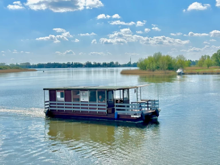Pronájem lodi Radewege lákavé ceny TS1000
