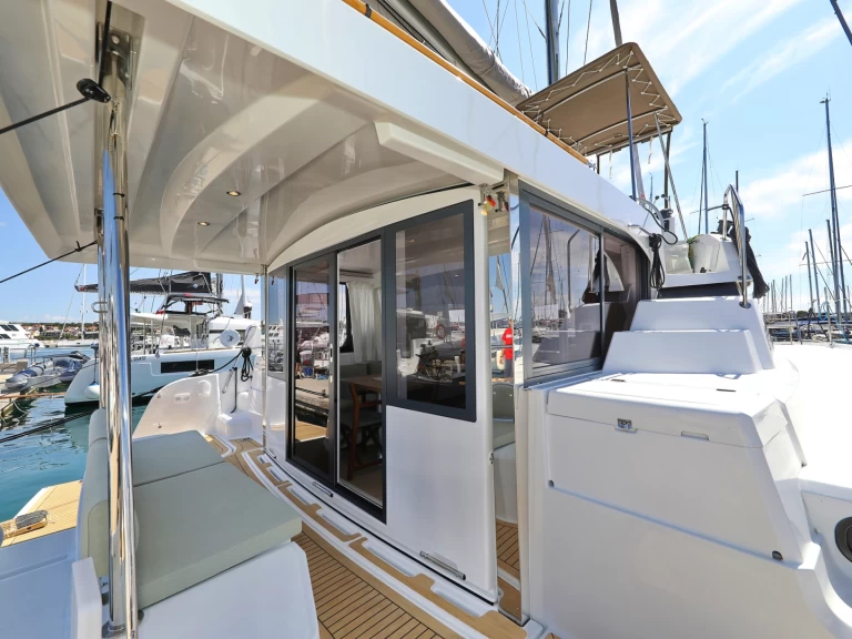 Pronájem Katamarán Bali s licencí