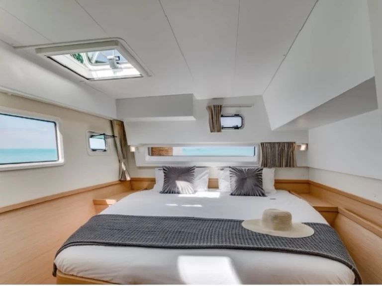 Pronajmout Katamarán se skipperem či ne Lagoon v Parham Town