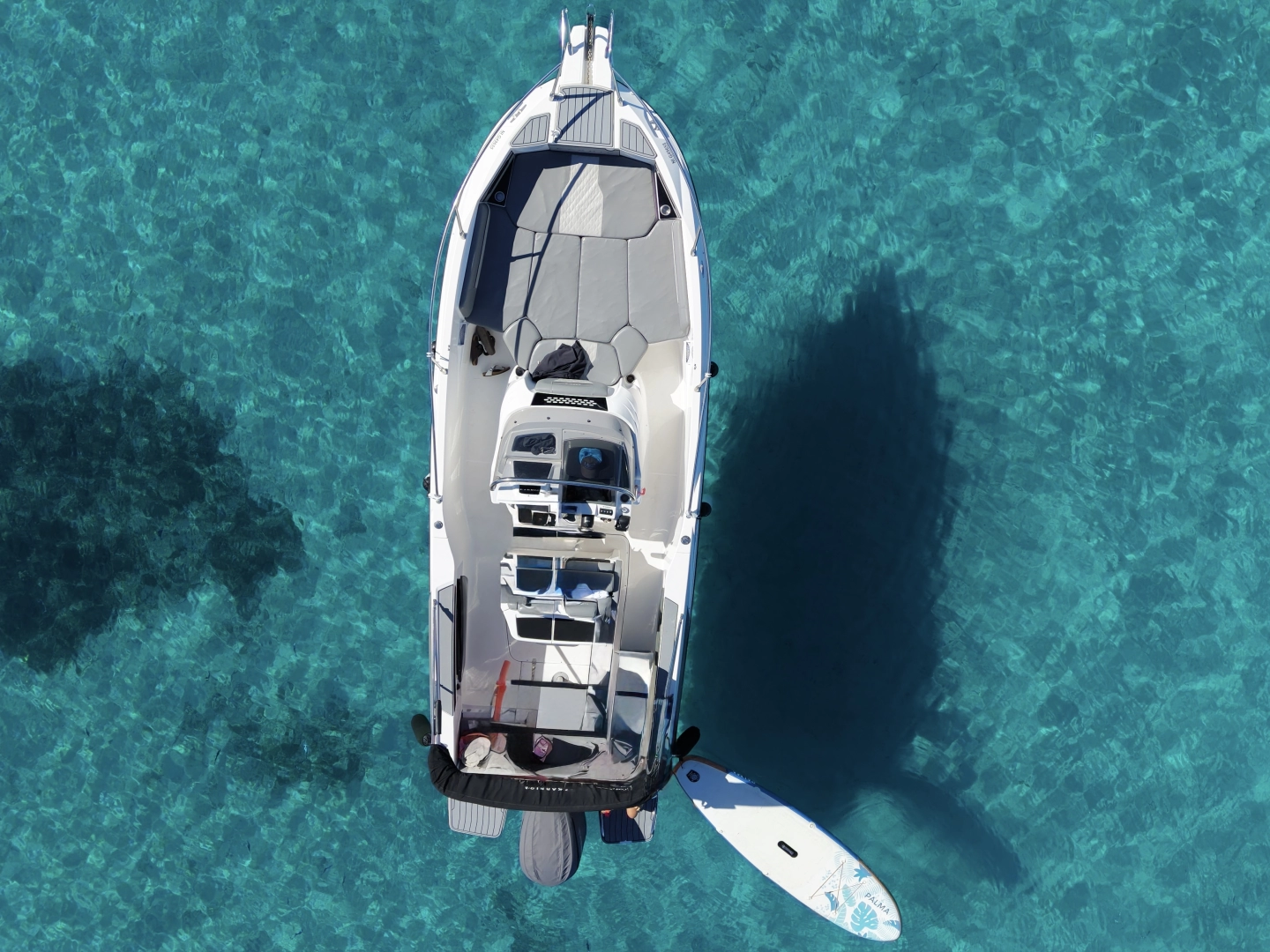 Pronajmout Motorová loď se skipperem či ne Karnic v Mandelieu-la-Napoule