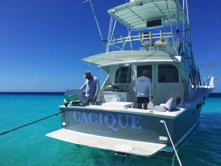 Motorová loď k pronájmu v Willemstad za nejlepší cenu