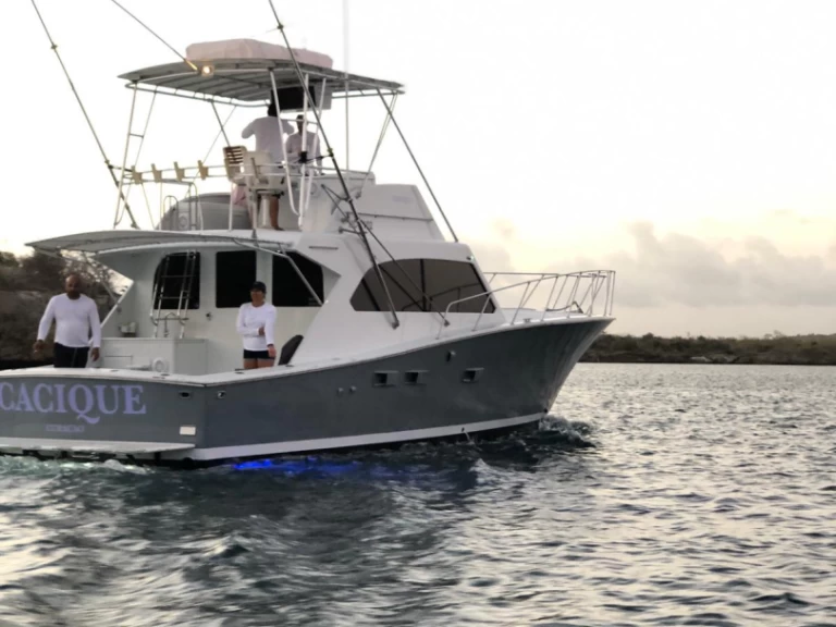 costume 45 jednotlivci a charterové společnosti v Willemstad