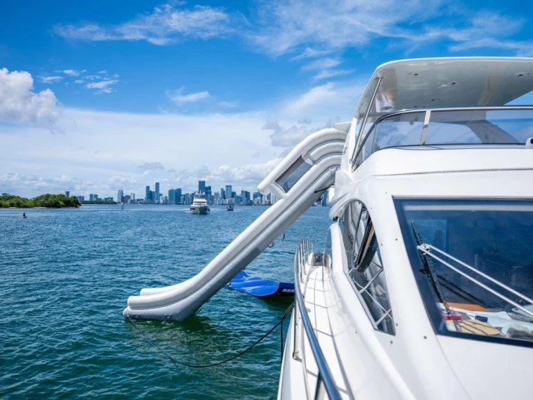 Pronájem lodi Azimut Azimut 60 Fly v Miami Beach na Samboatu