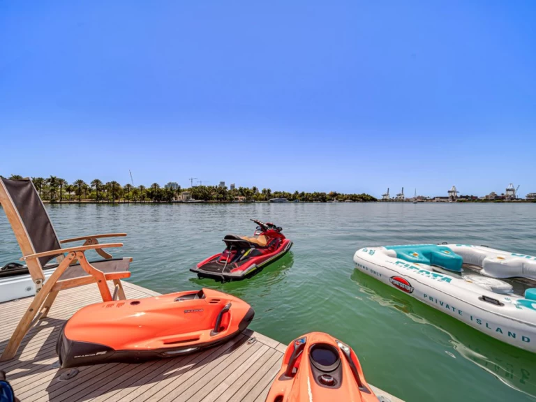 Pronájem Jachta v Miami Beach -Leopard 105' Leopard