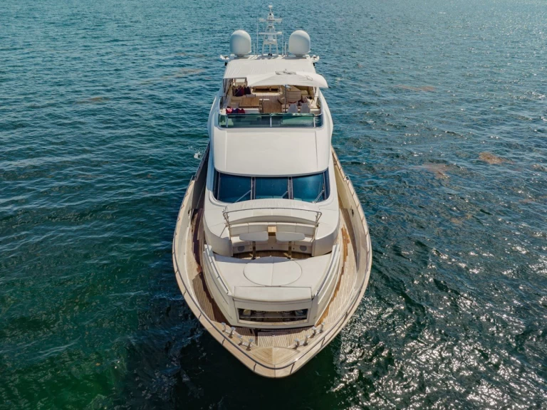 Dominator 100’ Dominator jednotlivci a charterové společnosti v Miami Beach