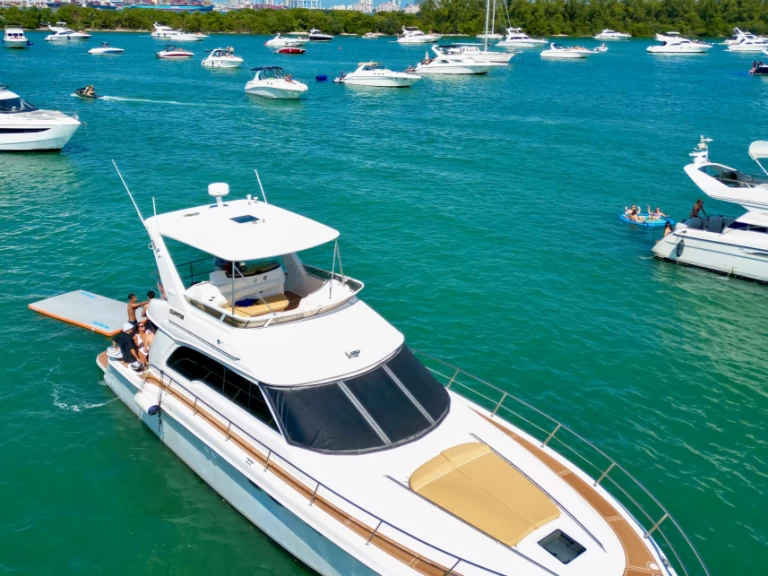 Sea Ray Sea Ray 480 jednotlivci a charterové společnosti v Miami