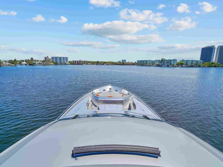 Pronájem jachty v Miami Beach -Pershing Pershing 94' na Samboatu