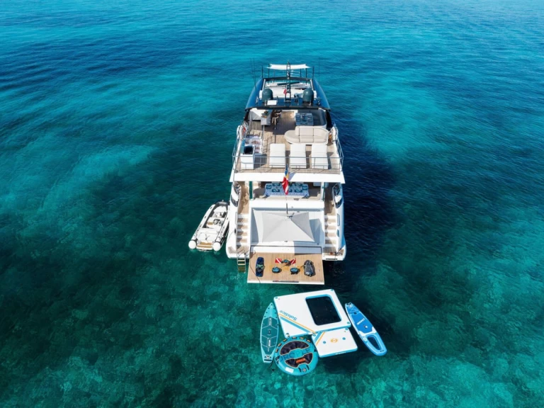 Pronájem Jachta v Miami Beach -Azimut Azimut 88