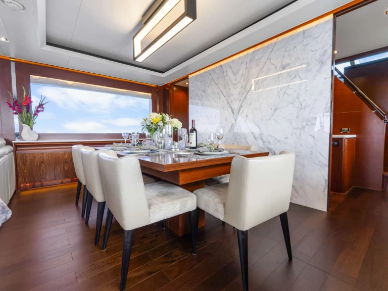 Pronájem Jachta Horizon s licencí