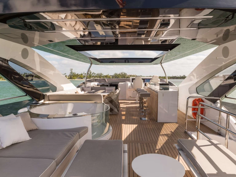 Pronájem lodi Bahamy lákavé ceny THE PEDDLER