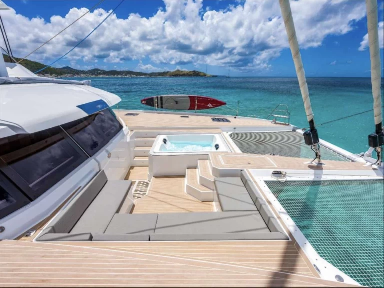 Pronájem Jachta Fountaine Pajot s licencí