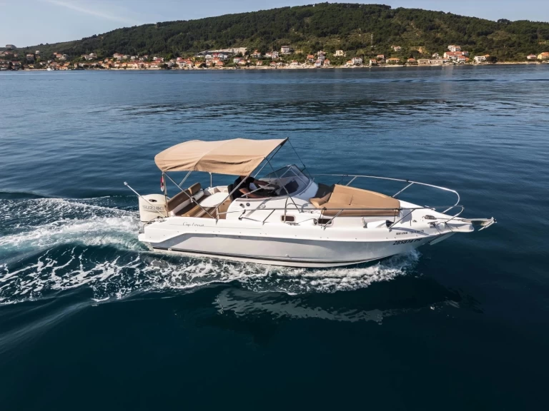 Pronajmout Motorová loď se skipperem či ne B2 Marine v Port du Lavandou