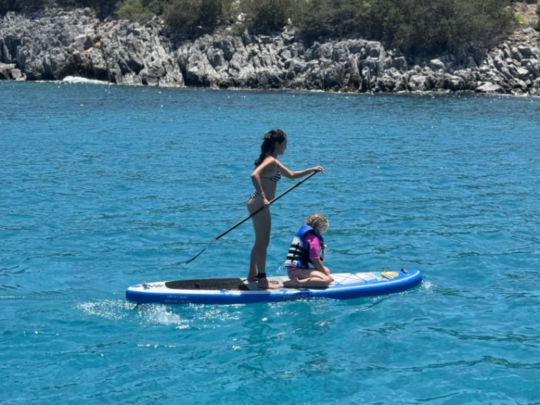 Pronájem lodi Sea Ray Sea Ray 410 Sundancer v Agios Nikolaos na Samboatu