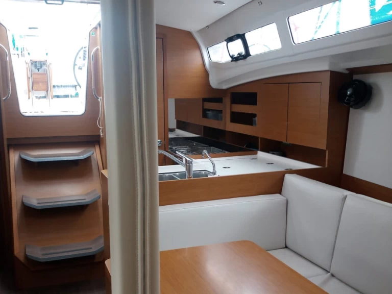 Plachetnice k pronájmu v Procida za nejlepší cenu