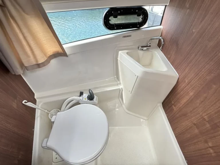 Motorová loď k pronájmu v Sorrento za nejlepší cenu