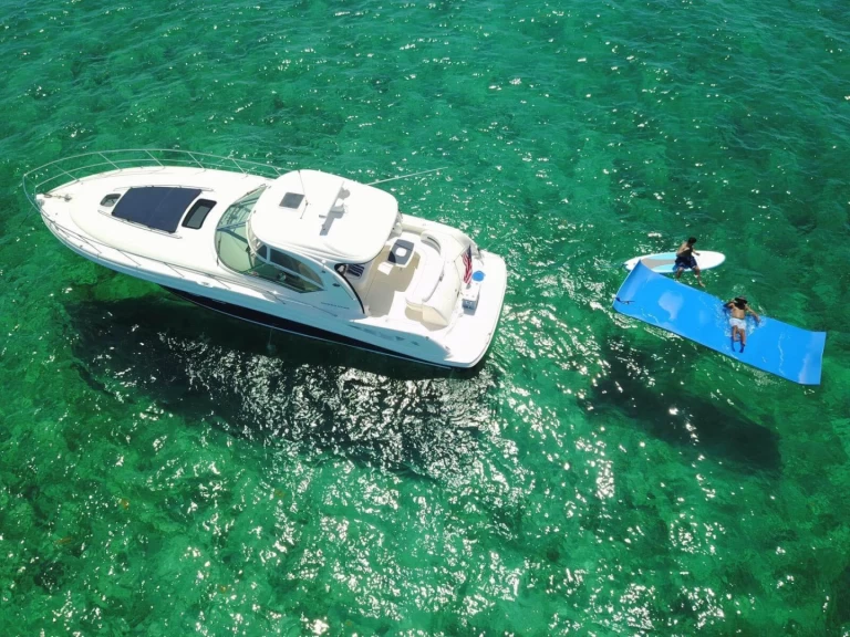 Pronajmout si Sea Ray 42 v Miami Beach