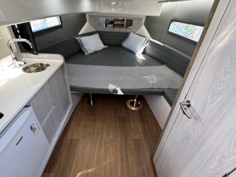 Pronájem Jachta Yamaha s licencí