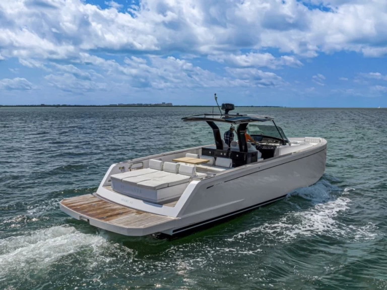 Pronajmout si Pardo Yachts Pardo 43 v Miami Beach