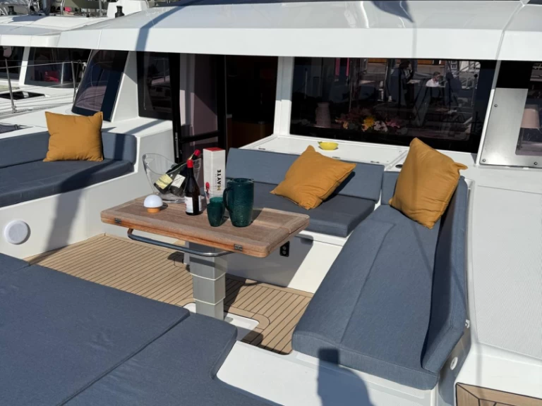 Pronajmout si Bali Bali 5.2 6-cab v Furnari