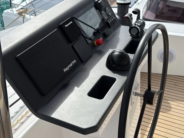 Bali Bali 5.8-5 cabin jednotlivci a charterové společnosti v Olbia