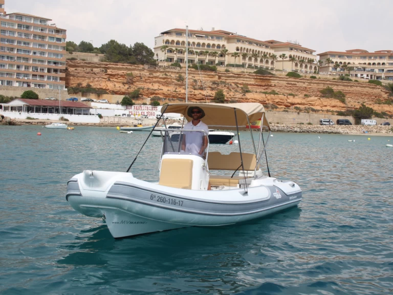 Pronajmout si MV Marine 620 v El Toro