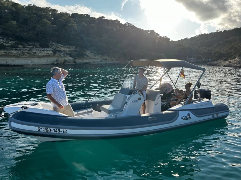 MV Marine GT25 jednotlivci a charterové společnosti v El Toro