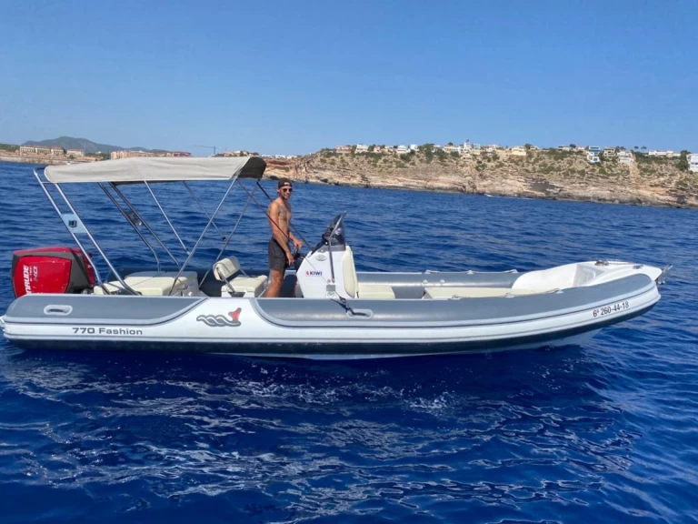 Pronajmout Polotuhá loď se skipperem či ne MV Marine v El Toro