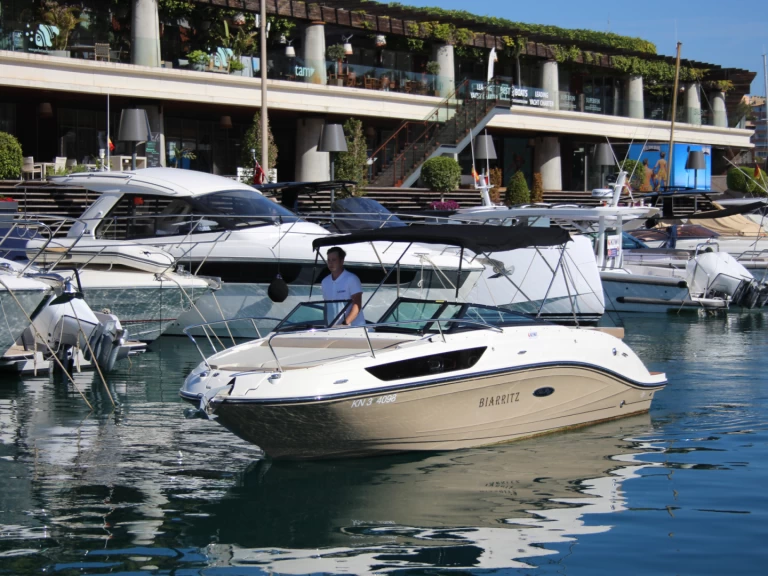 Pronájem lodi Sea Ray 230 SSE v El Toro na Samboatu