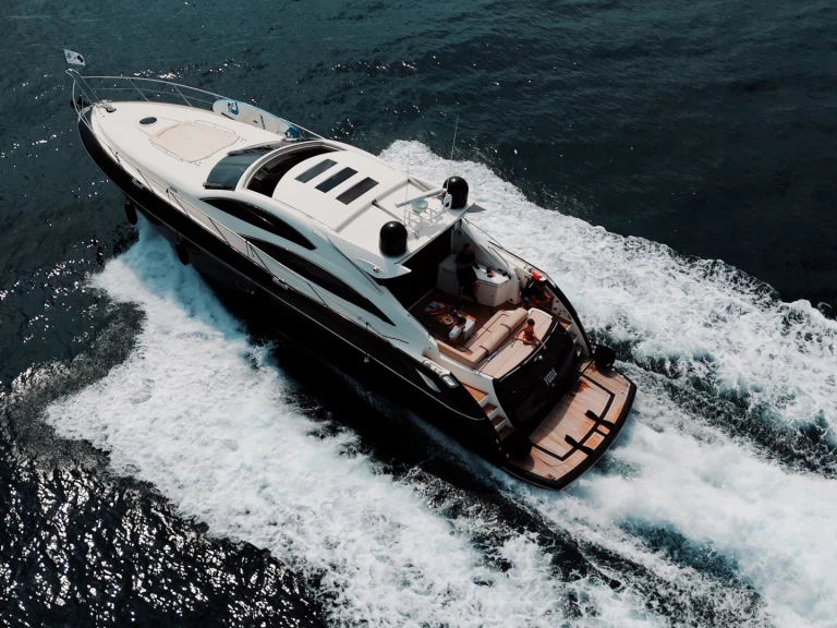 Pronájem Jachta Sunseeker s licencí