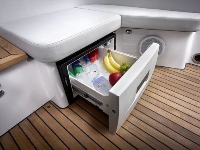 Pronajmout si Frauscher 858 fantom Air v El Toro