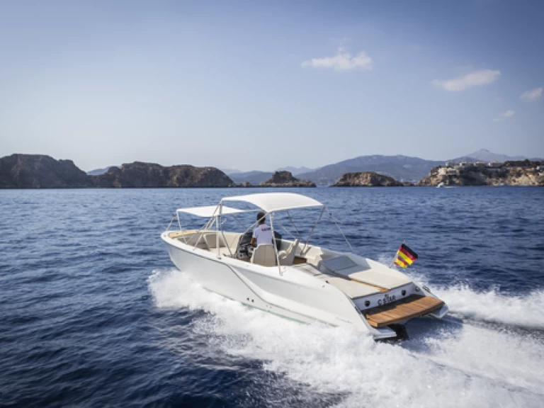 Pronájem lodi El Toro lákavé ceny 858 fantom Air